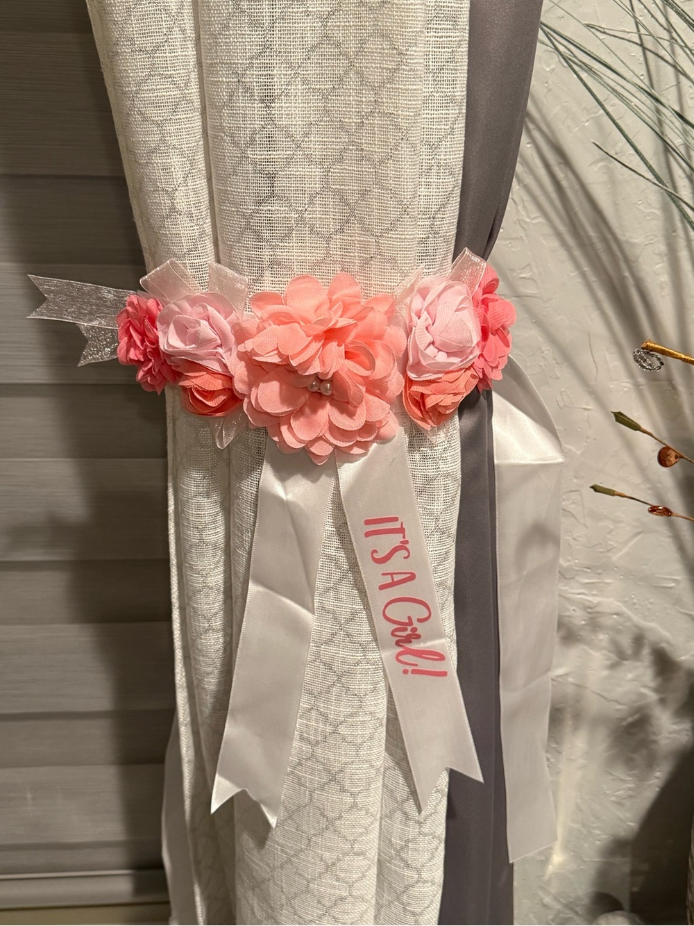 Baby Shower Floral "It's A Girl" Waistband Sash